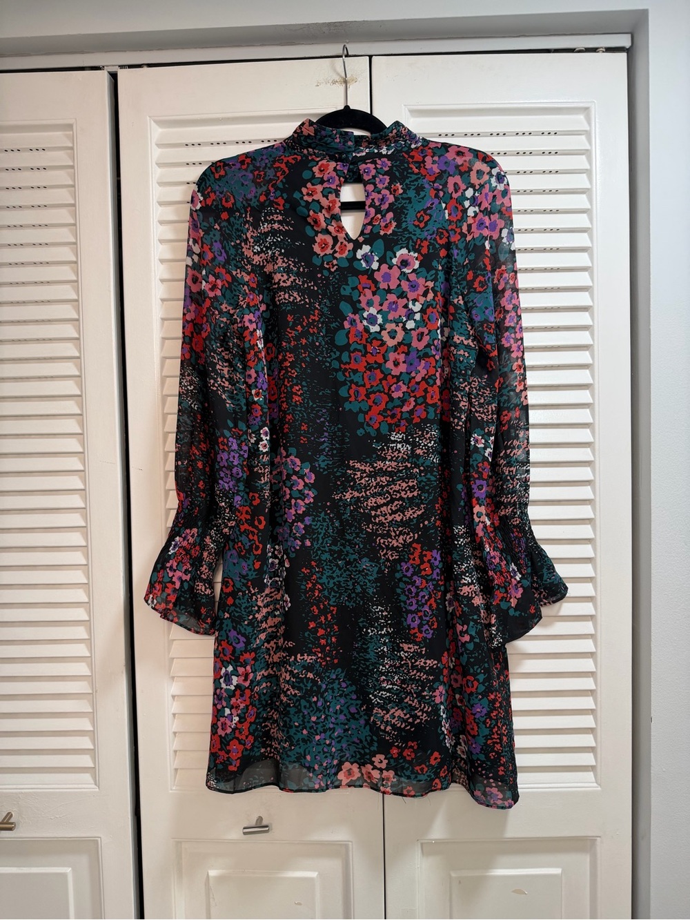 Molly Bracken Black Floral Long-Sleeve Shift Dress